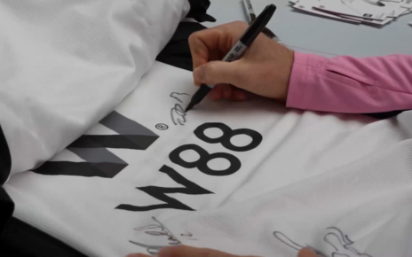 พิธีลงนาม เสื้อทีมเหย้าอย่างเป็นทางการ สโมสรฟุตบอลฟูแล่ม กับ W88